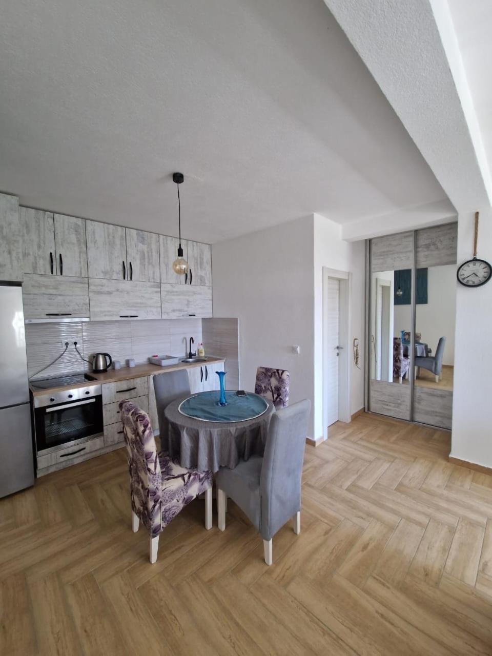 Studio Apartman Happy Home Tivat Exterior photo